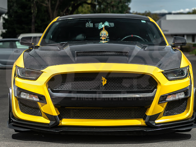 2015-2017 FORD MUSTANG S550 | TERMINATOR STYLE CARBON FIBER FRONT AIR VENTED HOOD